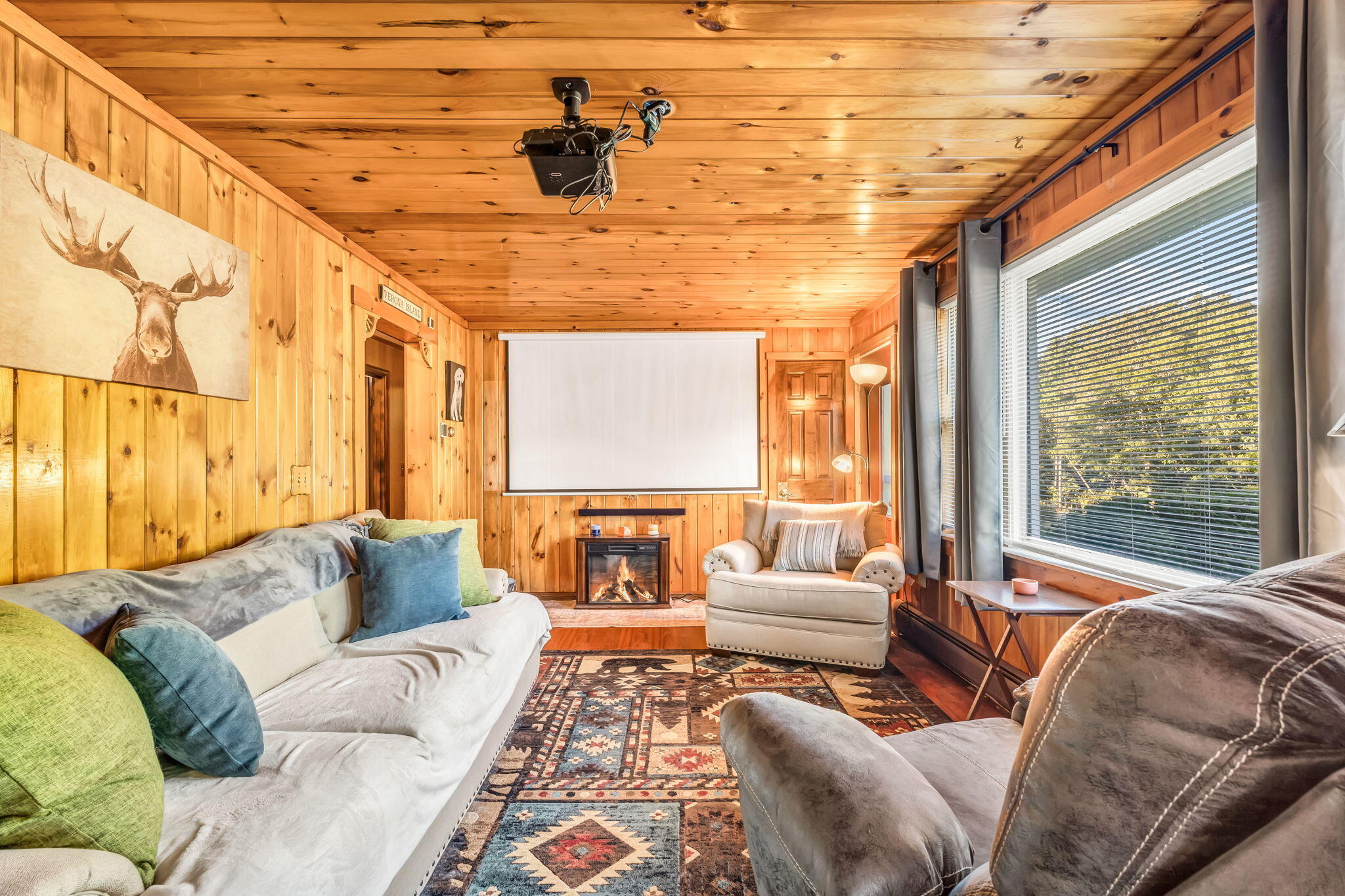 153 E E Side Drive Verona Island ME 04416