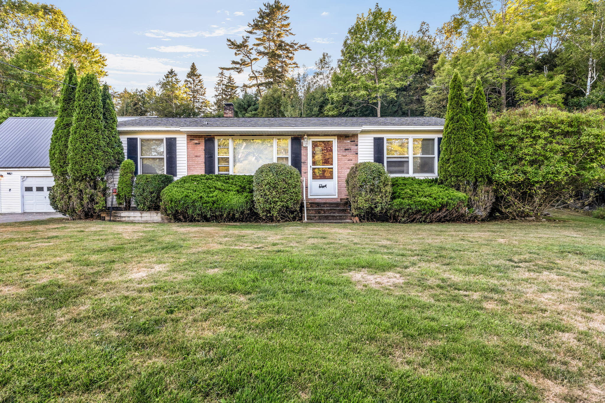 153 E E Side Drive Verona Island ME 04416