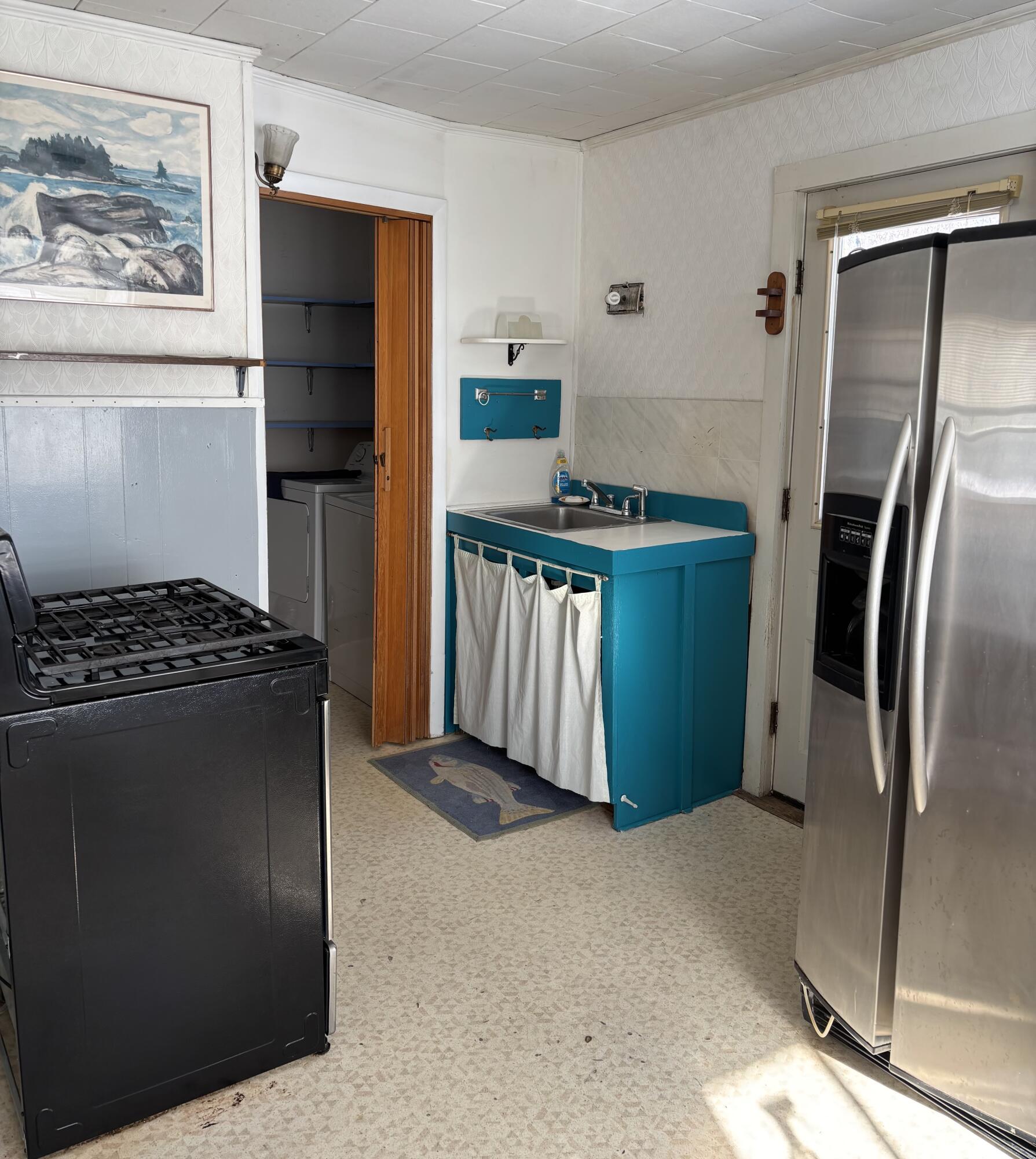 11 Cottage Street Vinalhaven ME 04863