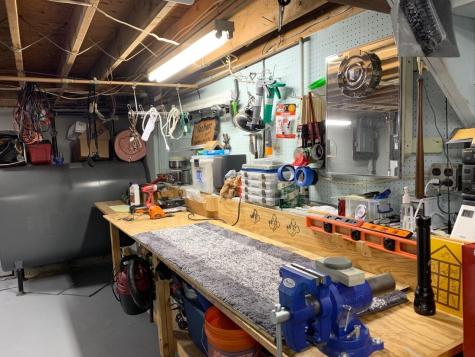 6 Scribner Circle Lewiston ME 04240