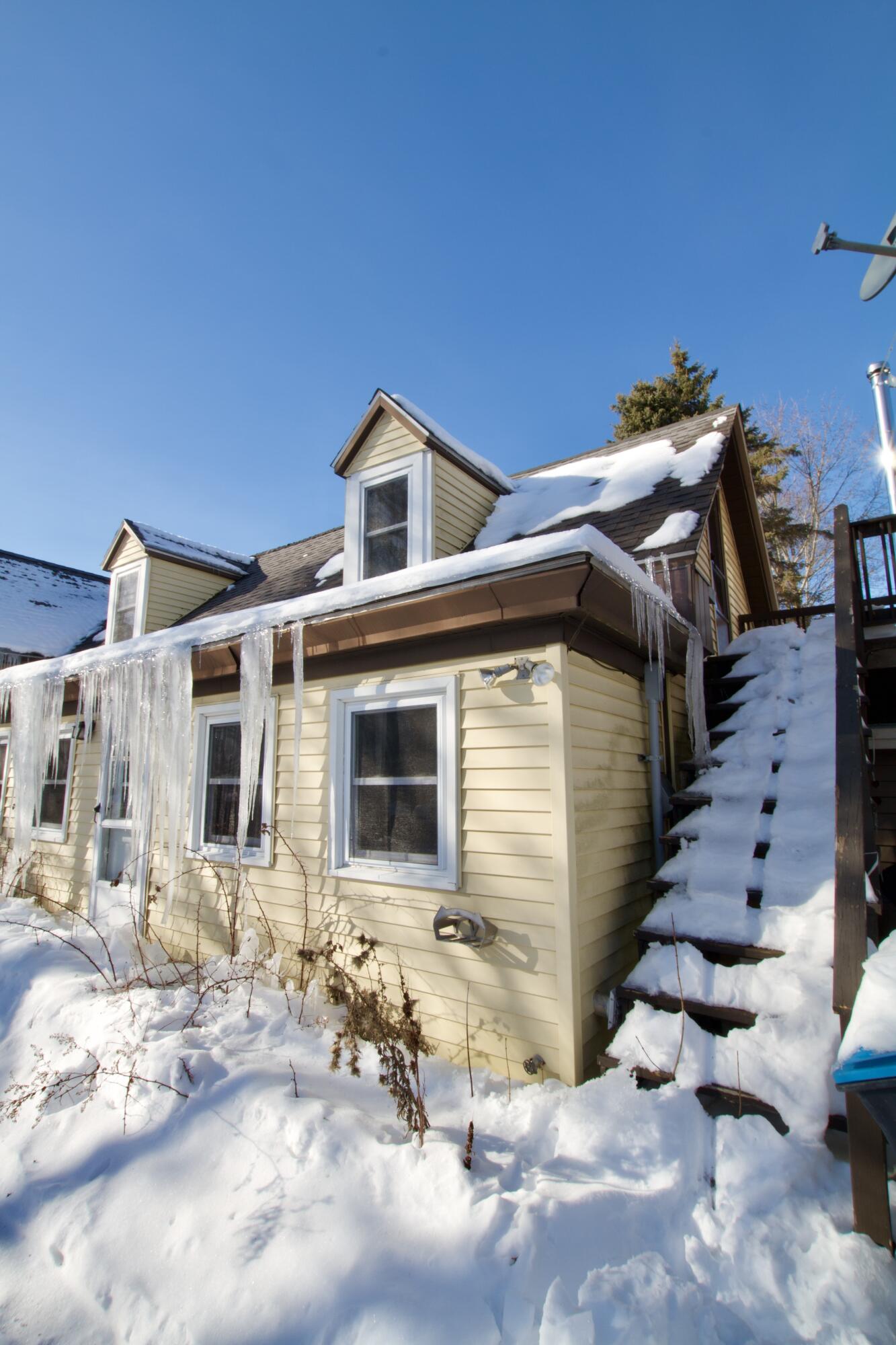 24 Grays Lane Old Town ME 04468