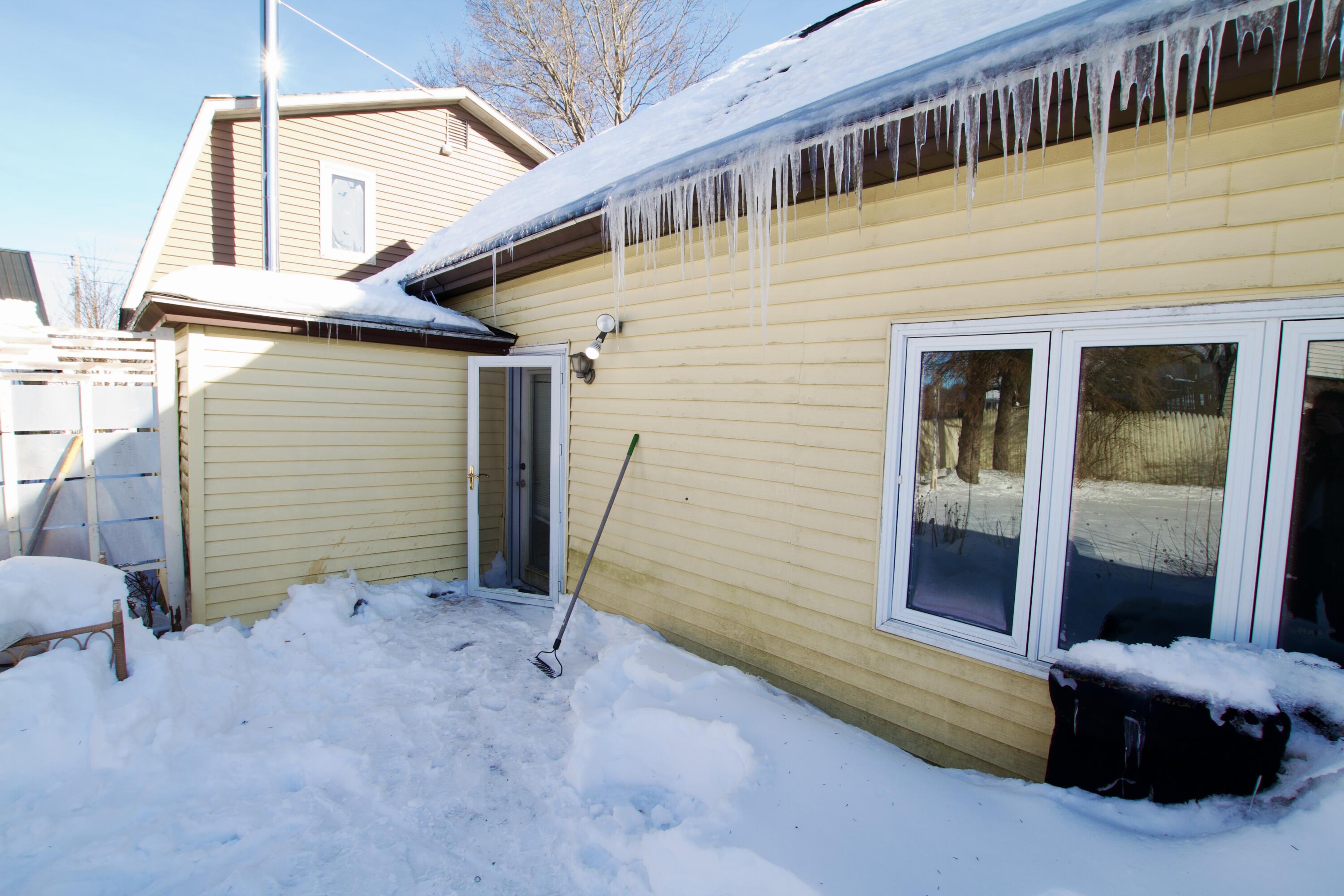 24 Grays Lane Old Town ME 04468