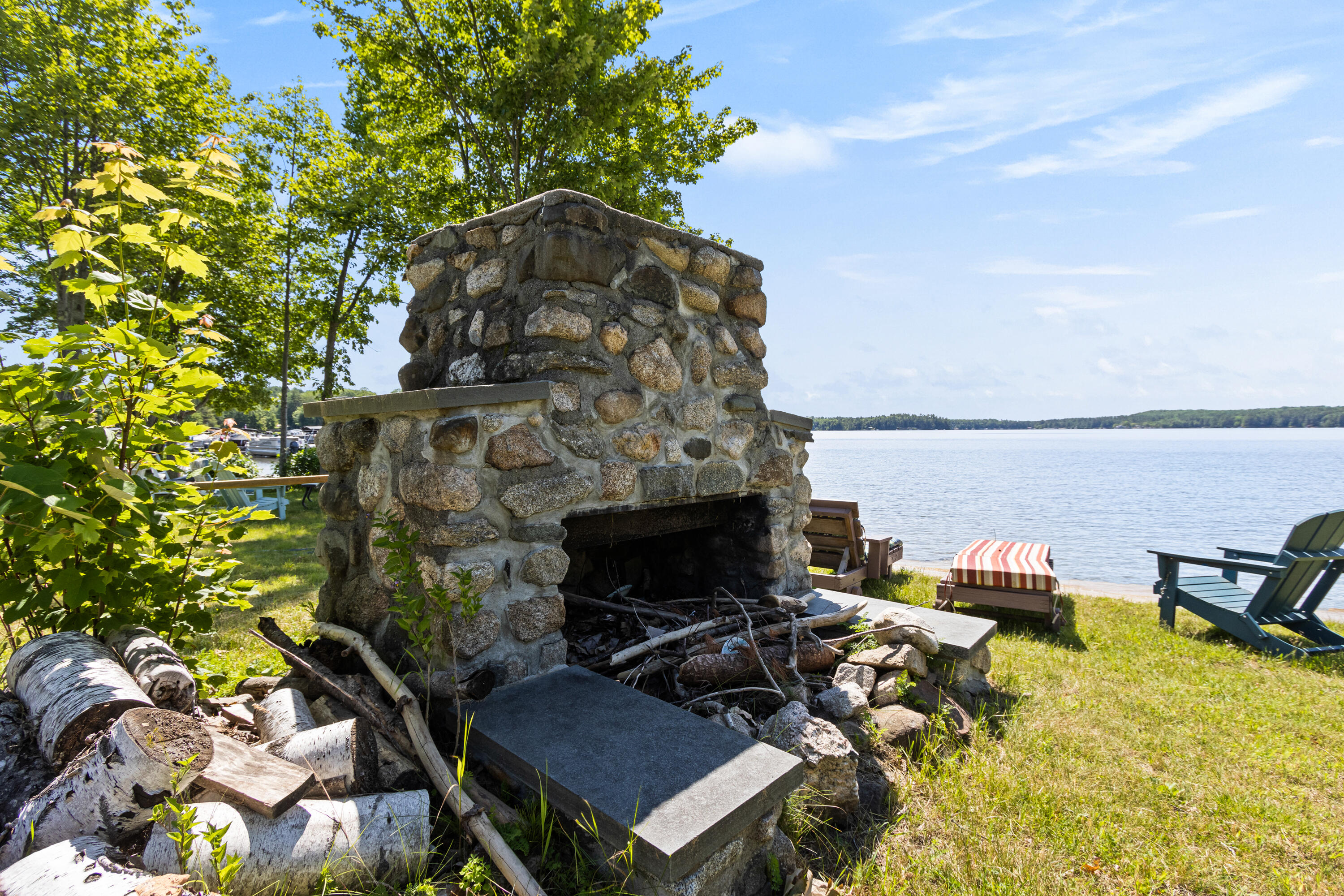 35 Bay Village Road Naples ME 04055