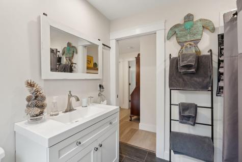 78 Chapmans Drive Manchester ME 04351