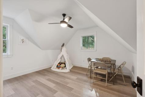 78 Chapmans Drive Manchester ME 04351