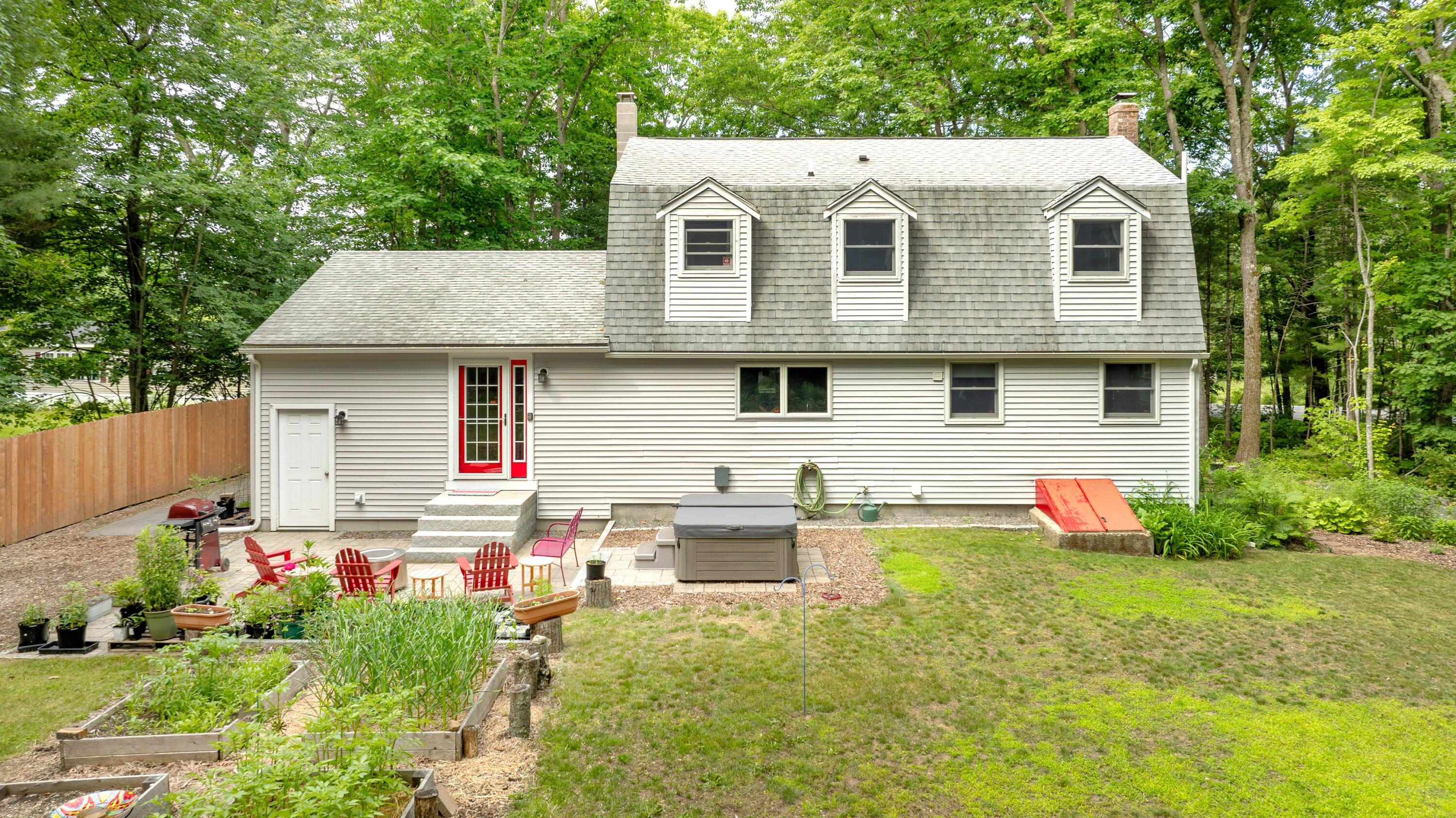 107 Ledgewood Drive Falmouth ME 04105