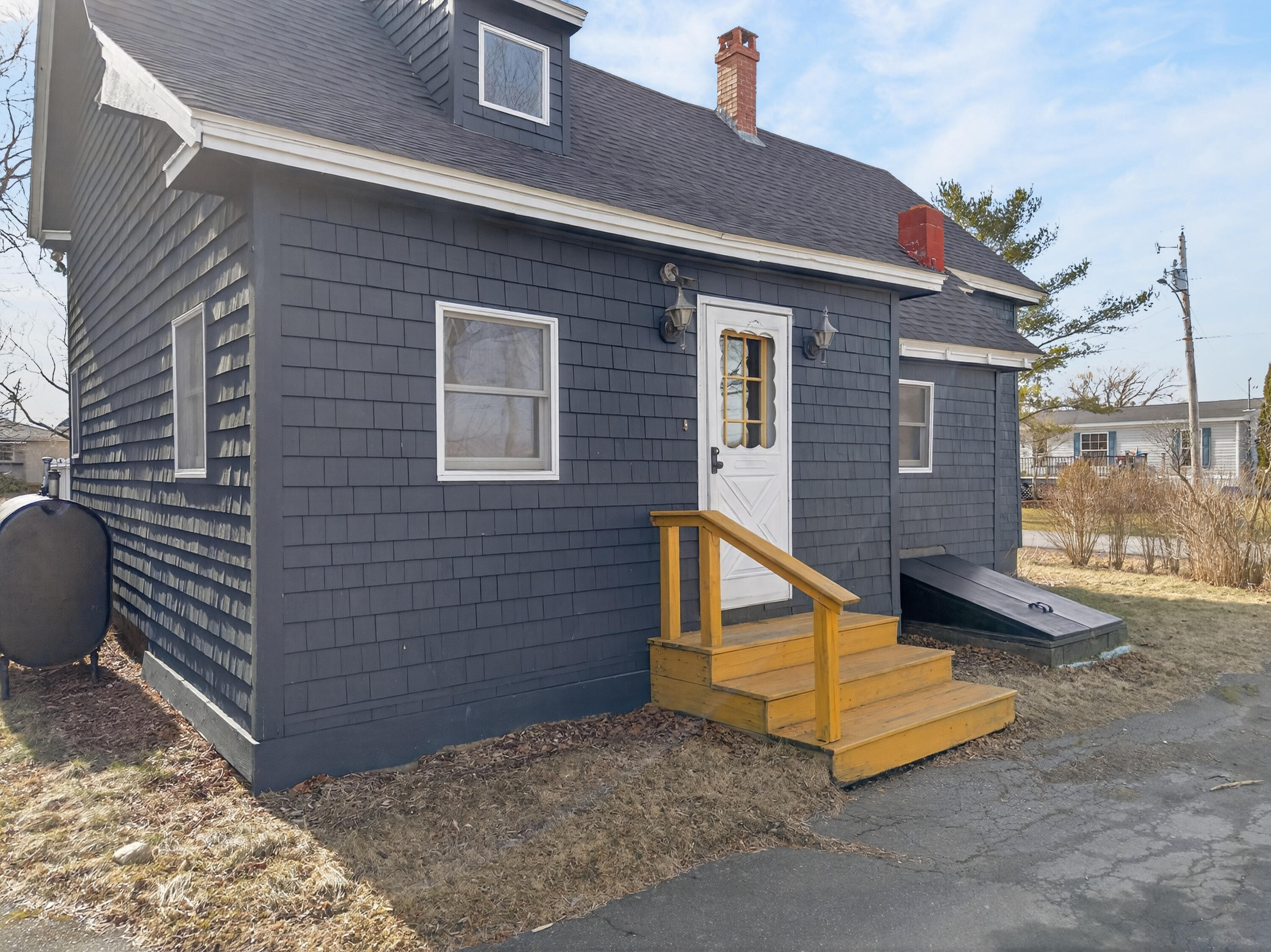 8 Autumn Street Rockland ME 04841