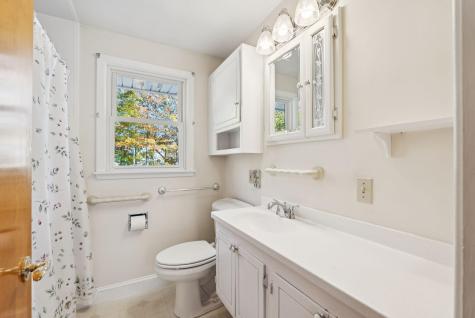 8 Pinewood Drive Cumberland ME 04021