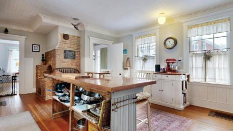 47 High Road Cornish ME 04020