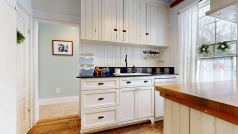 47 High Road Cornish ME 04020