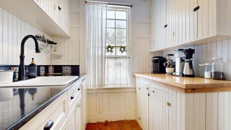 47 High Road Cornish ME 04020