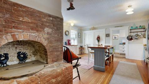 47 High Road Cornish ME 04020