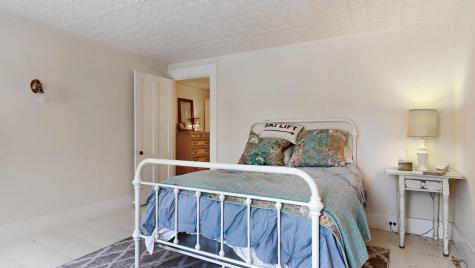 47 High Road Cornish ME 04020