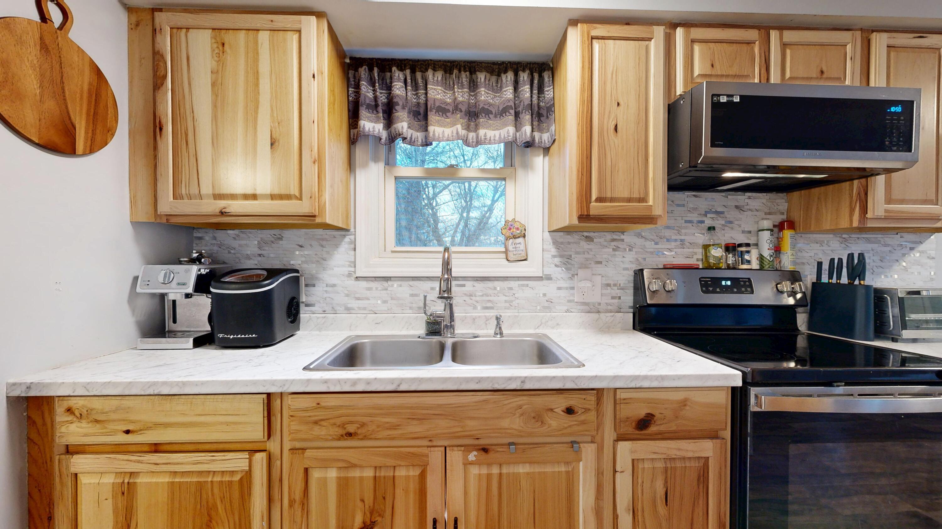 6 Cecile Avenue Augusta ME 04330