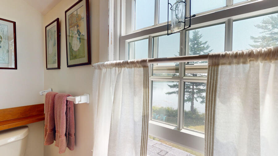 654 Pleasant Point Road Cushing ME 04563