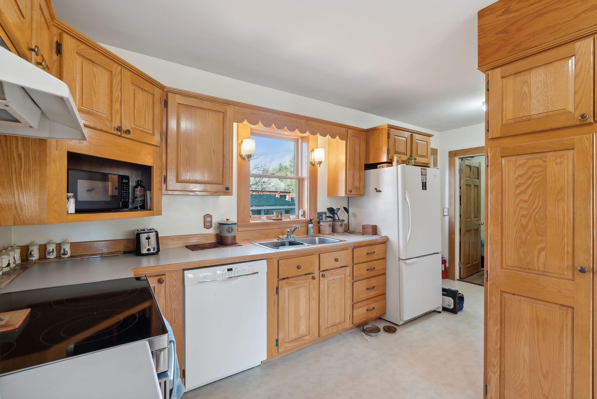 43 Mountain View Jay ME 04239