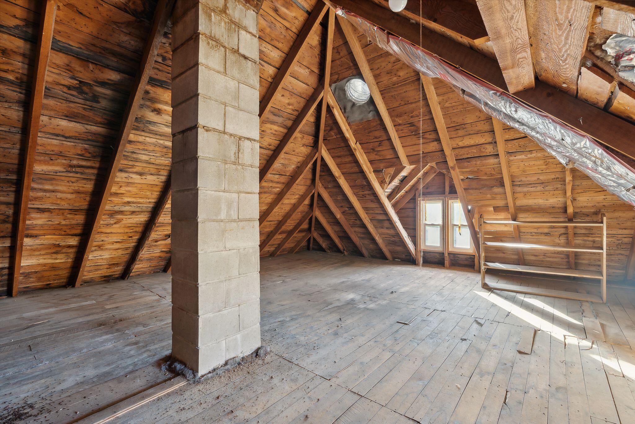 43 Mountain View Jay ME 04239