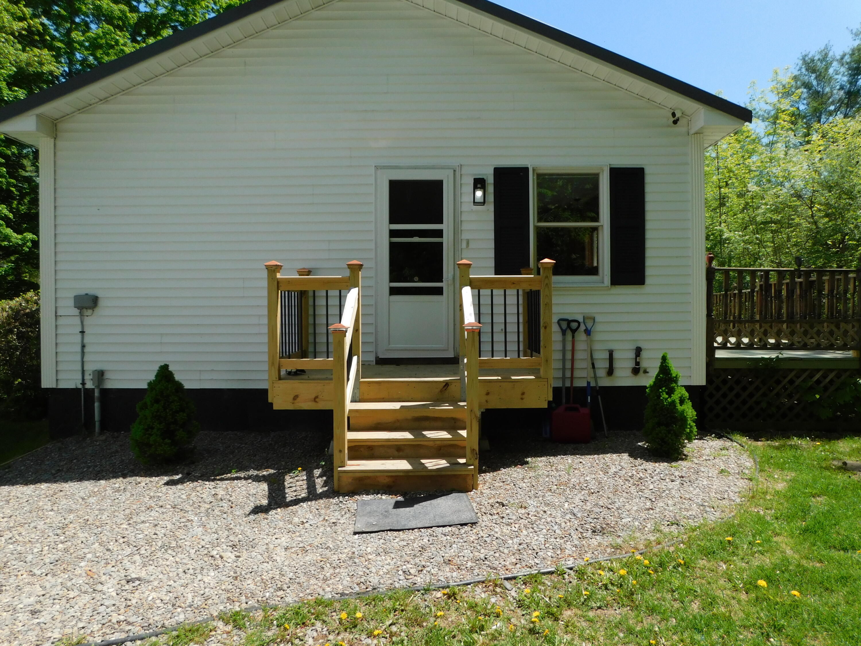 25 Brandy Lane Hudson ME 04449