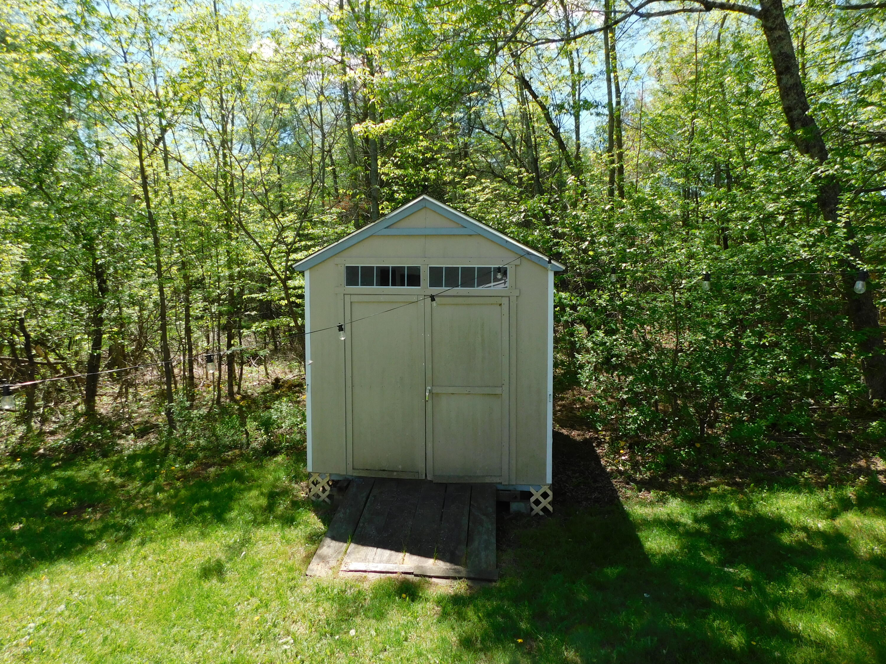 25 Brandy Lane Hudson ME 04449