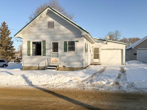 10 Lindsay Street Lincoln ME 04457