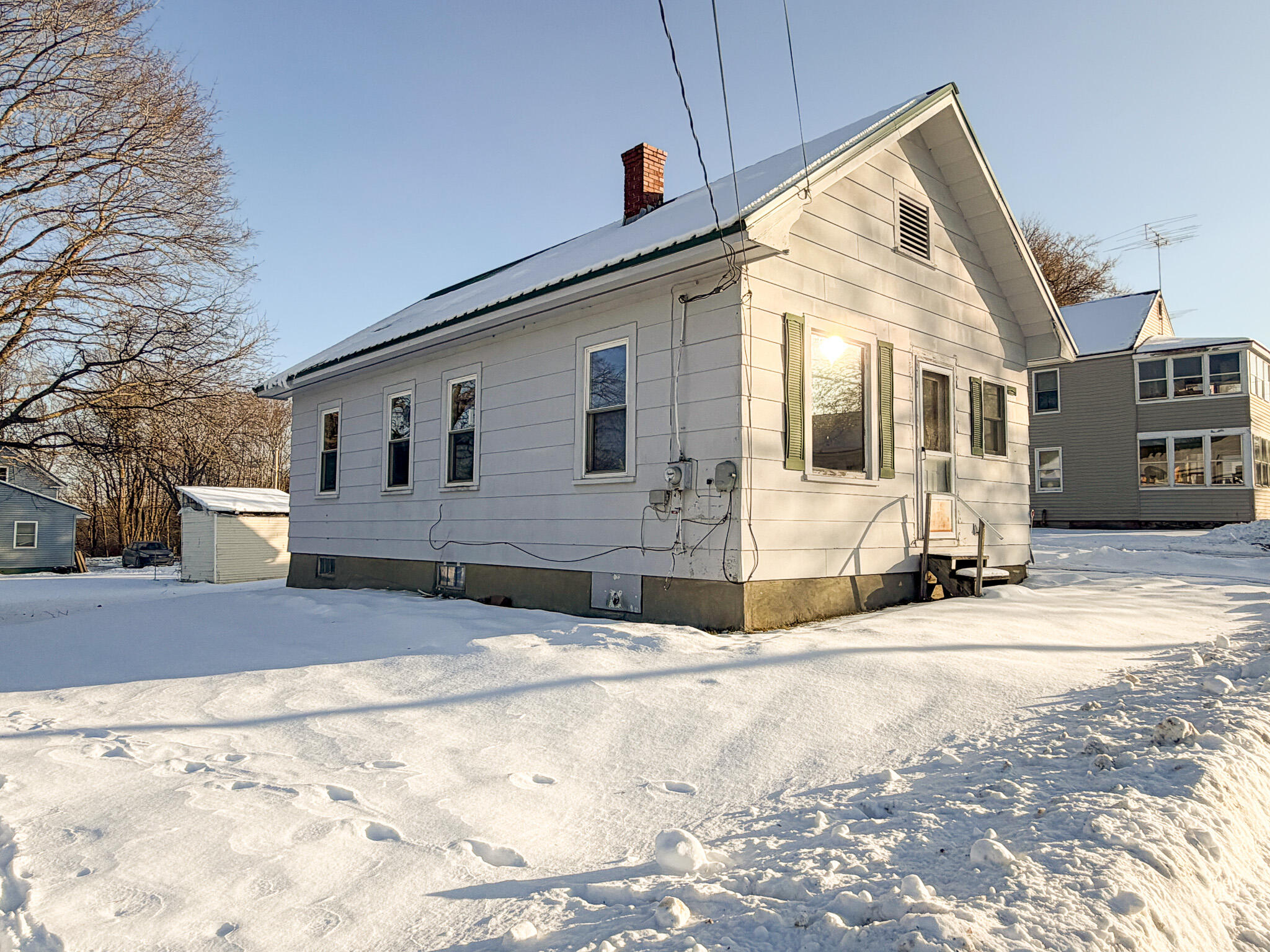 10 Lindsay Street Lincoln ME 04457