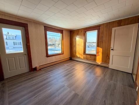 10 Lindsay Street Lincoln ME 04457