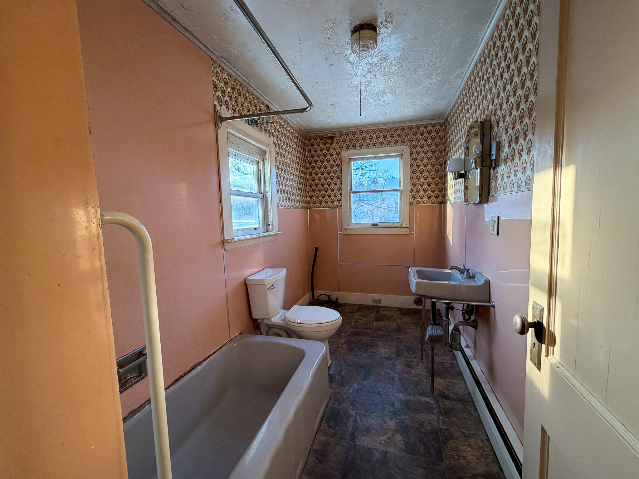 10 Lindsay Street Lincoln ME 04457