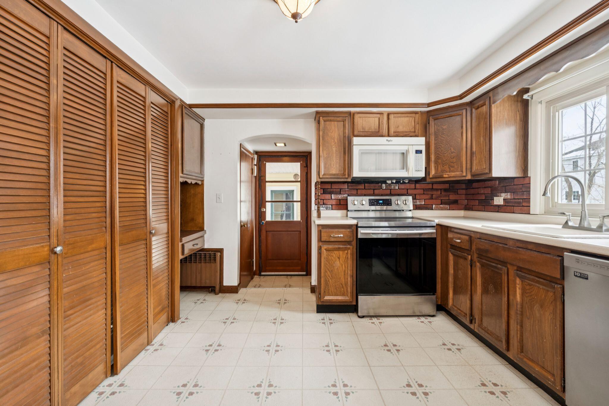 12 Sheltra Avenue Biddeford ME 04005