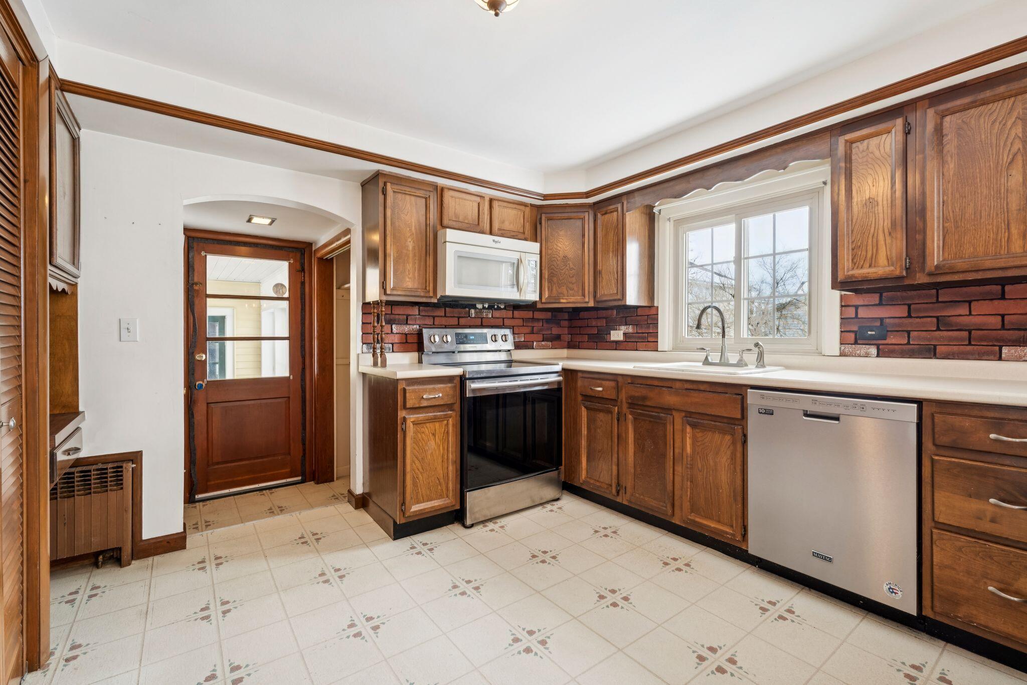 12 Sheltra Avenue Biddeford ME 04005