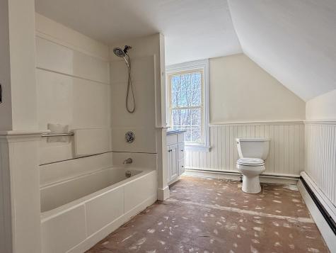 111 E Main Street Vinalhaven ME 04863
