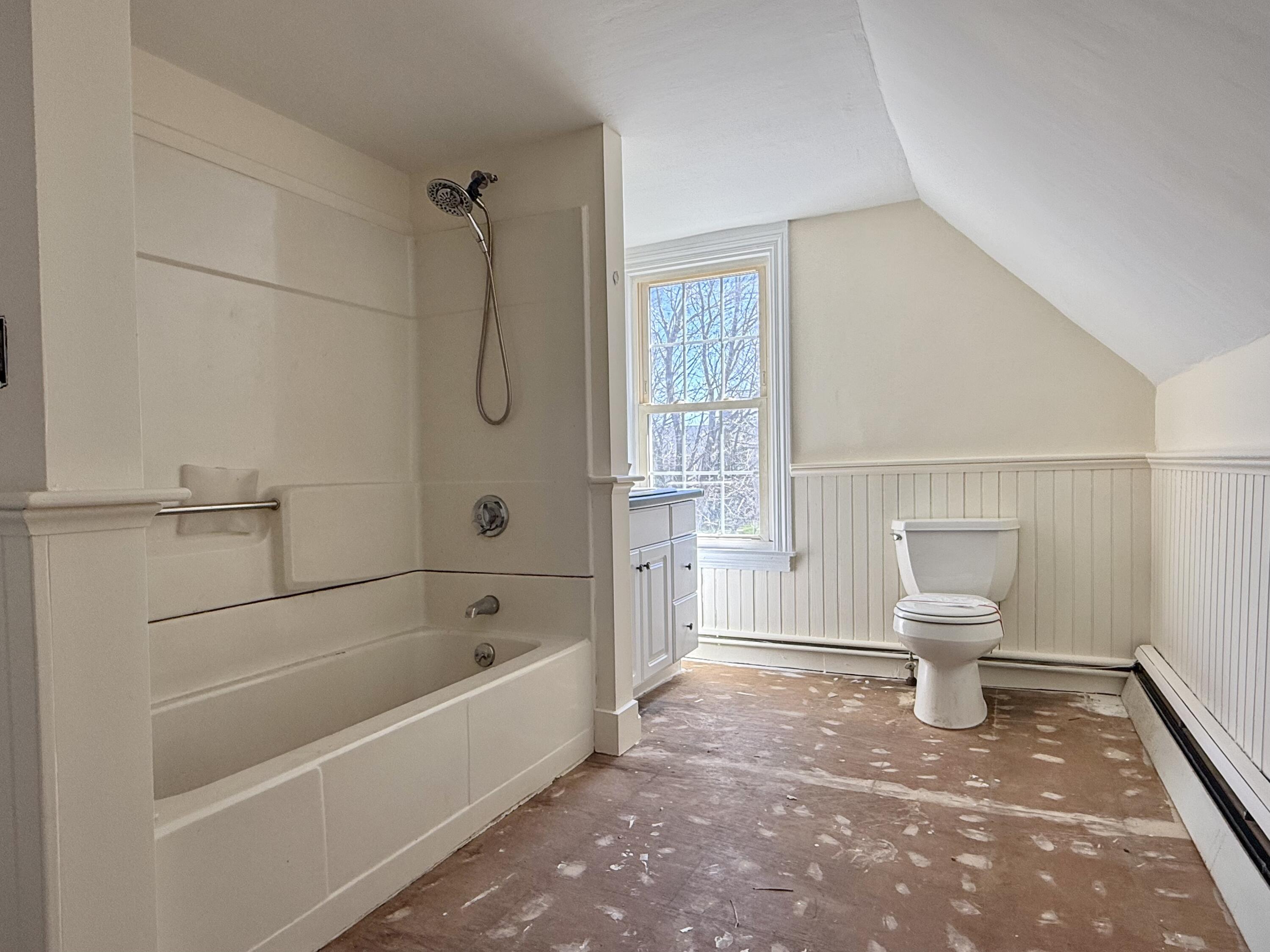 111 E Main Street Vinalhaven ME 04863
