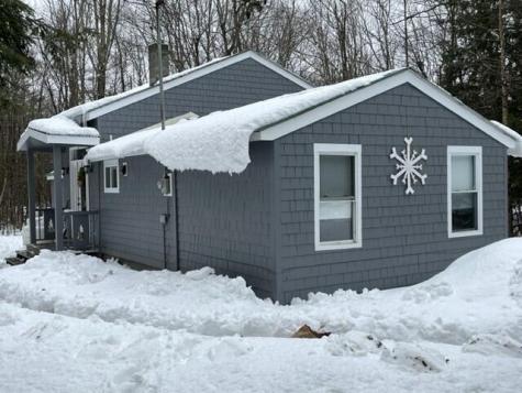 229 Paris Road Hebron ME 04238