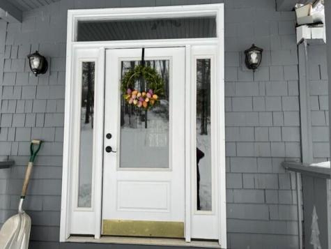229 Paris Road Hebron ME 04238