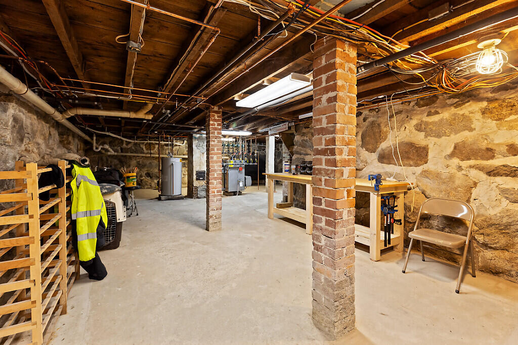 444 W Auburn Road Auburn ME 04210