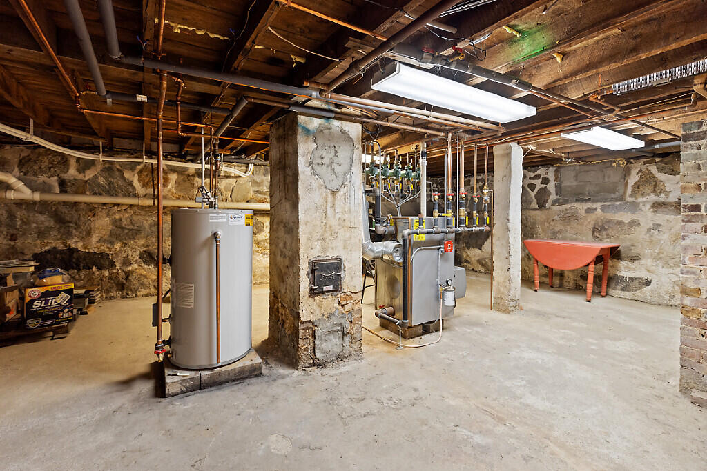 444 W Auburn Road Auburn ME 04210