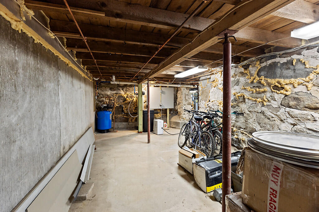 444 W Auburn Road Auburn ME 04210