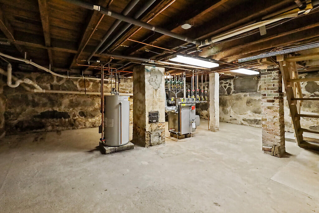 444 W Auburn Road Auburn ME 04210