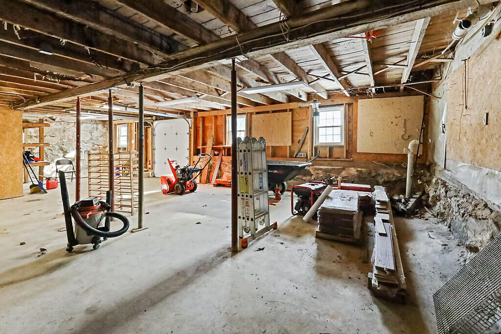 444 W Auburn Road Auburn ME 04210