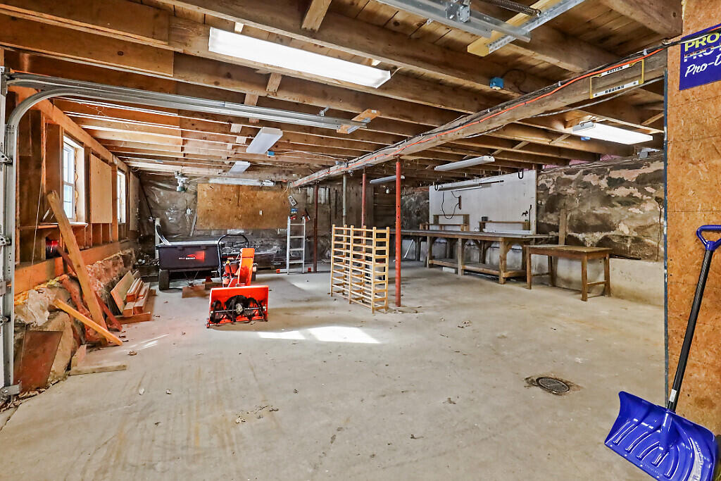 444 W Auburn Road Auburn ME 04210