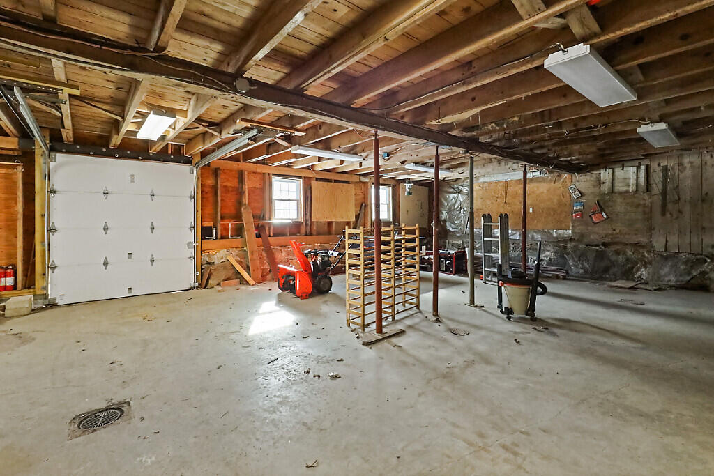 444 W Auburn Road Auburn ME 04210