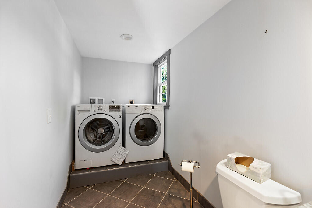 444 W Auburn Road Auburn ME 04210