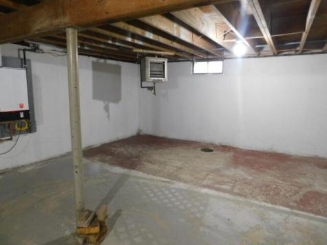 27 Maxwell Lane Bangor ME 04401