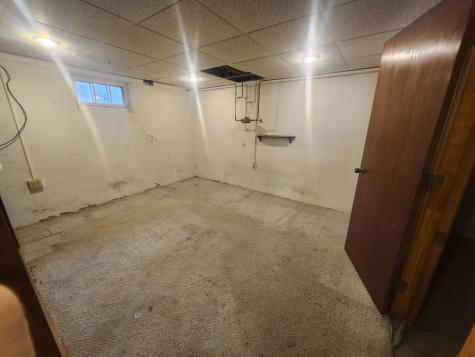 31 Ridgeway Avenue Sanford ME 04073