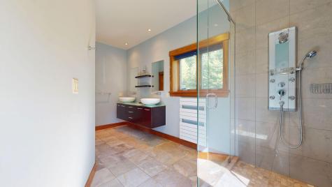 28 Blizzard Drive Newry ME 04261