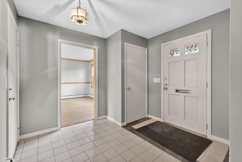 40 Robinson Gardens Lewiston ME 04240