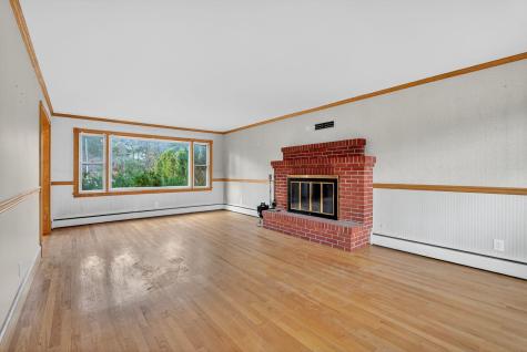 40 Robinson Gardens Lewiston ME 04240