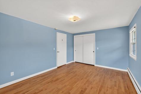 40 Robinson Gardens Lewiston ME 04240