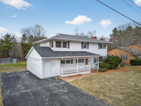 40 Robinson Gardens Lewiston ME 04240