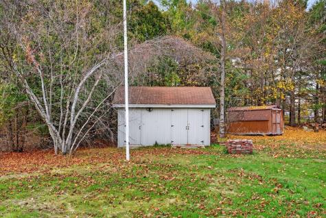 40 Robinson Gardens Lewiston ME 04240