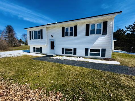 601 Moosehead Trail Newport ME 04953